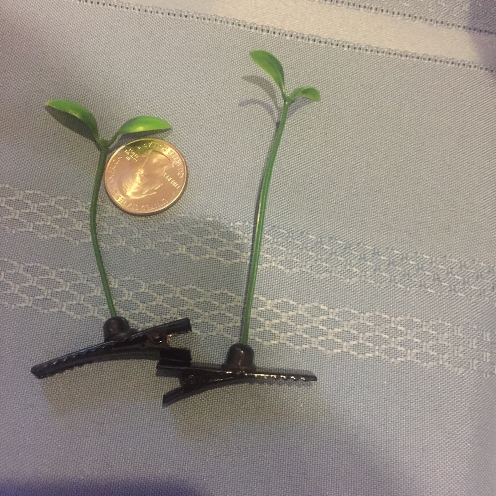 🌱Awesome Set of two cute unisex sprout clips 🌱 - Picture 6 of 7